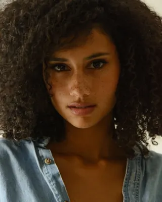 Kenza, 24 ans, plan cul black à Hanches