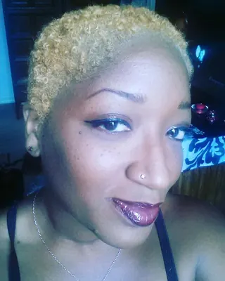 Maïmouna, 32 ans, plan cul black à Saint-Prest